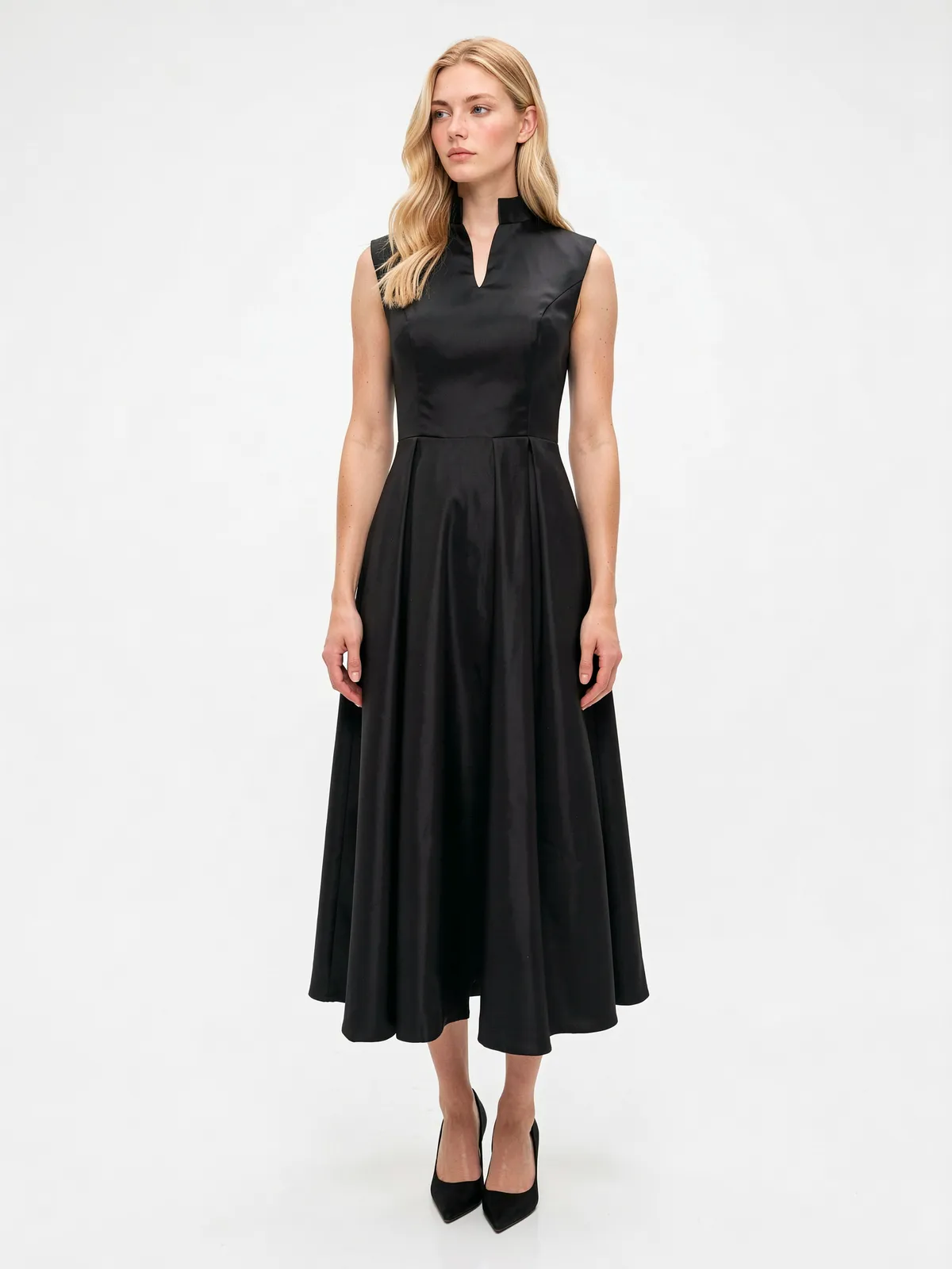 Stand Collar Sleeveless Black A-Line Midi Dress - Model wearing dress (自然正面)