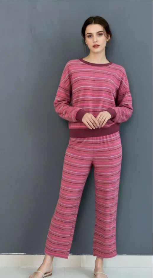 red - pink - striped - terry - reversible - casual - set - front - model - display.jpg（